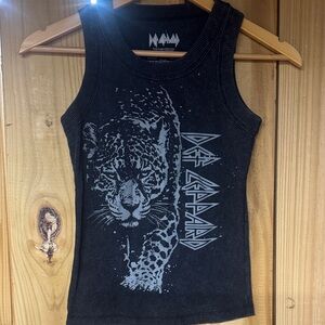 Black Graphic Crop Top